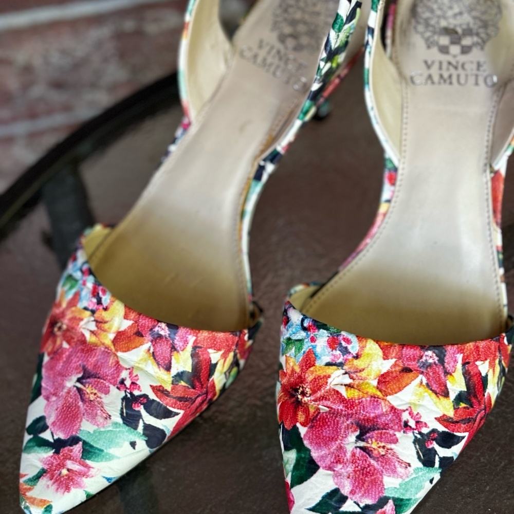 Vince Camuto Floral Heels for' summer!  7.5
